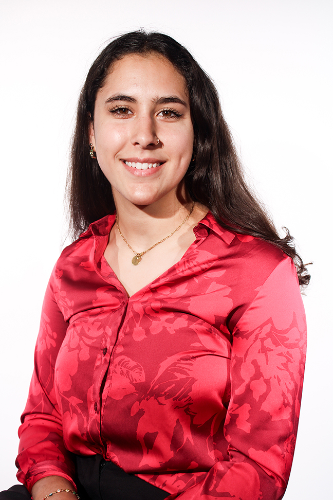 Headshot of Simran Gill